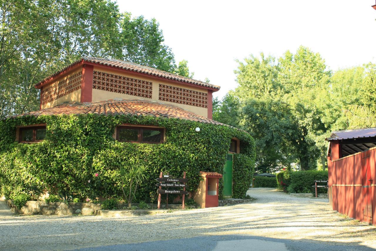 Camping El Pinajarro Hervas Luaran gambar